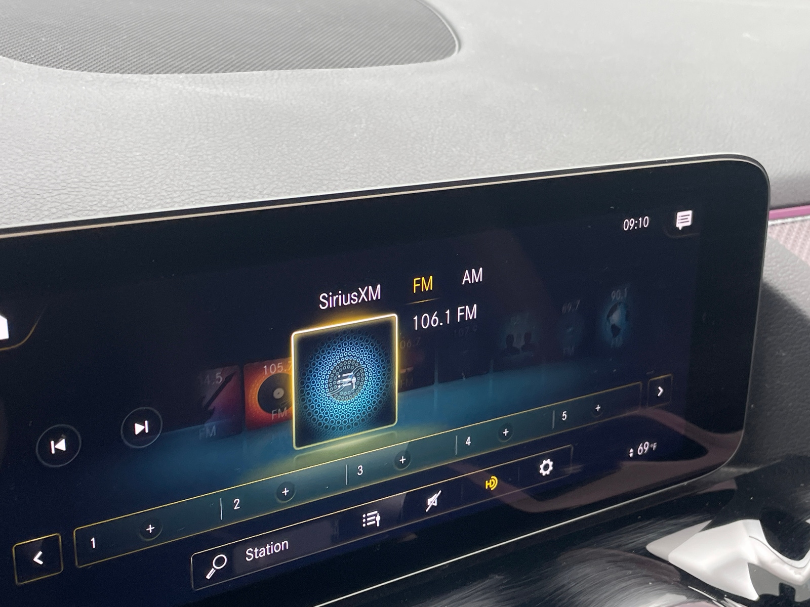 Thumbnail: 2023 Mercedes-Benz GLA - 3