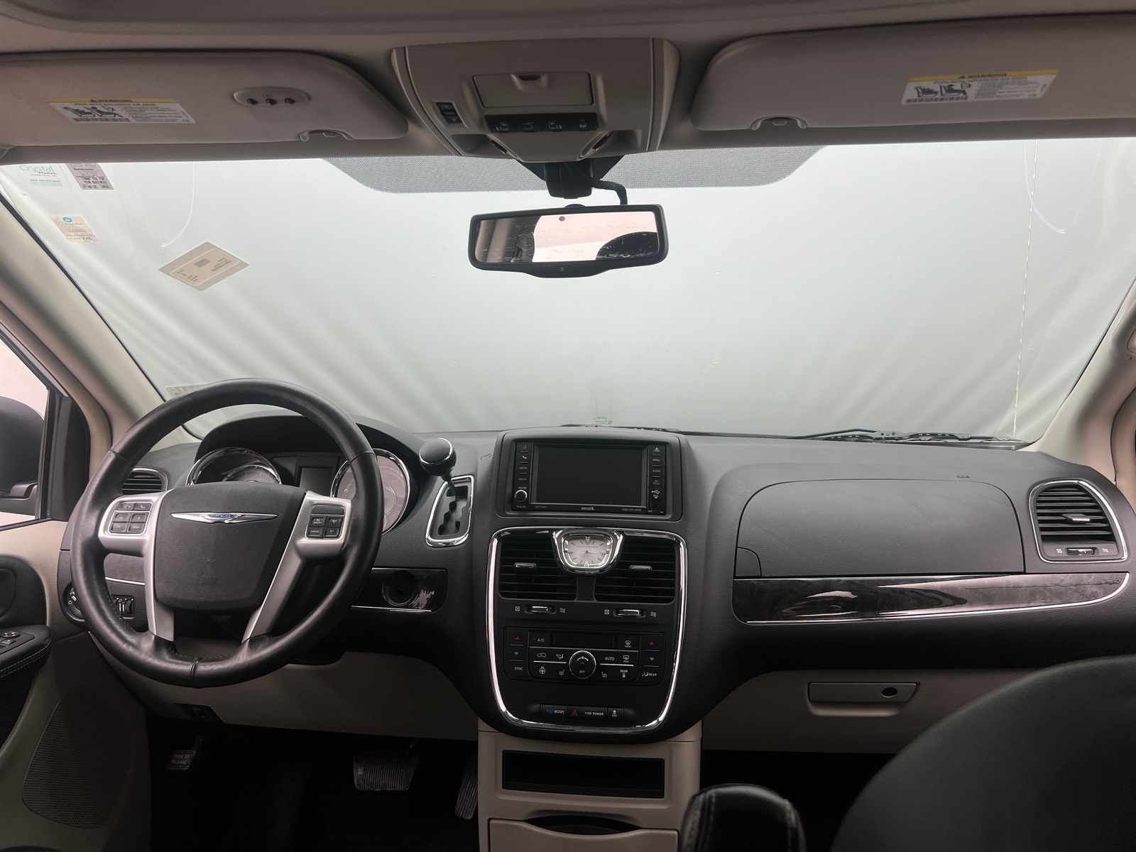 Thumbnail: 2016 Chrysler Town & Country - 2