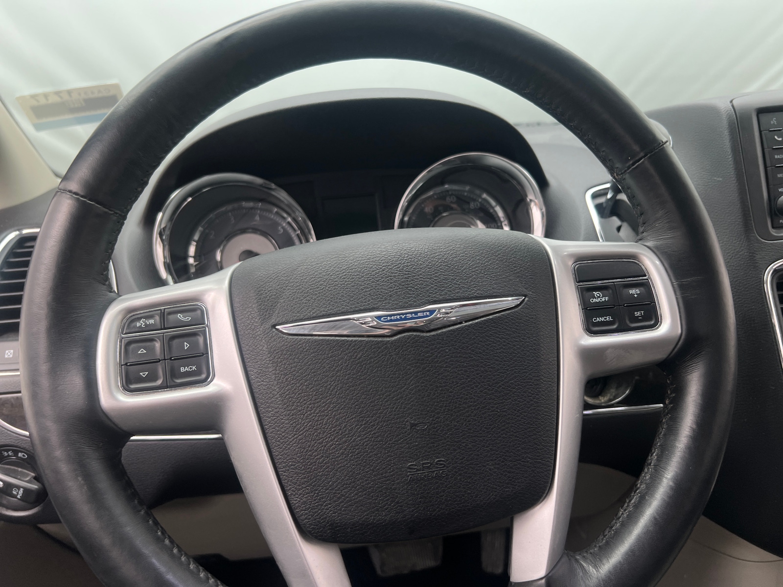 Thumbnail: 2016 Chrysler Town & Country - 4