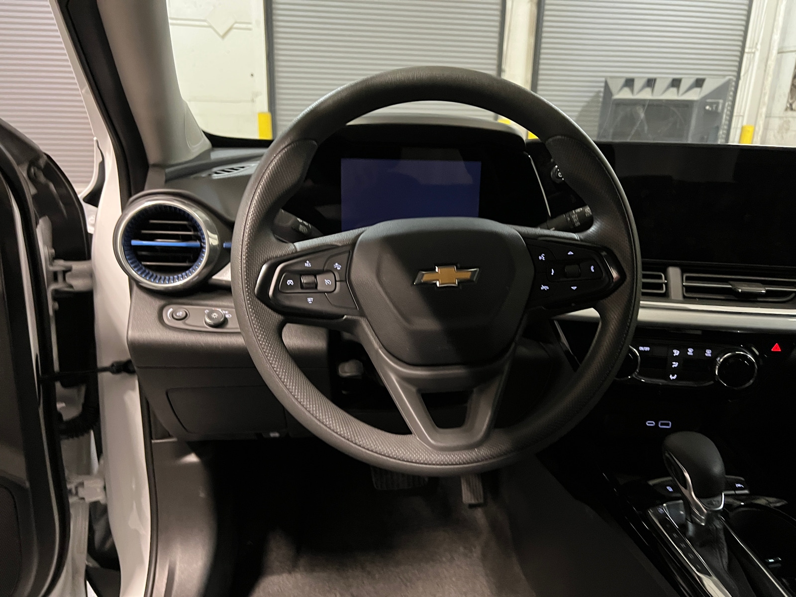 Thumbnail: 2025 Chevrolet Trax - 5