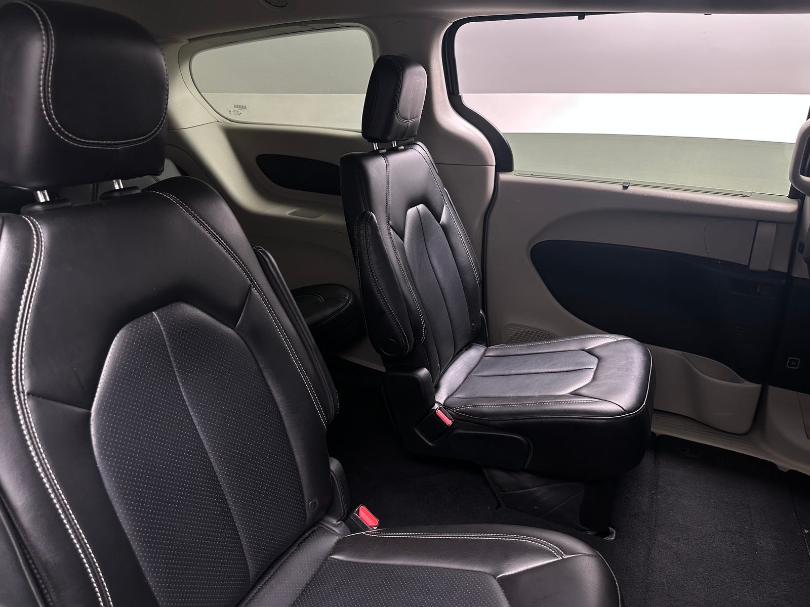 Thumbnail: 2023 Chrysler Pacifica - 5