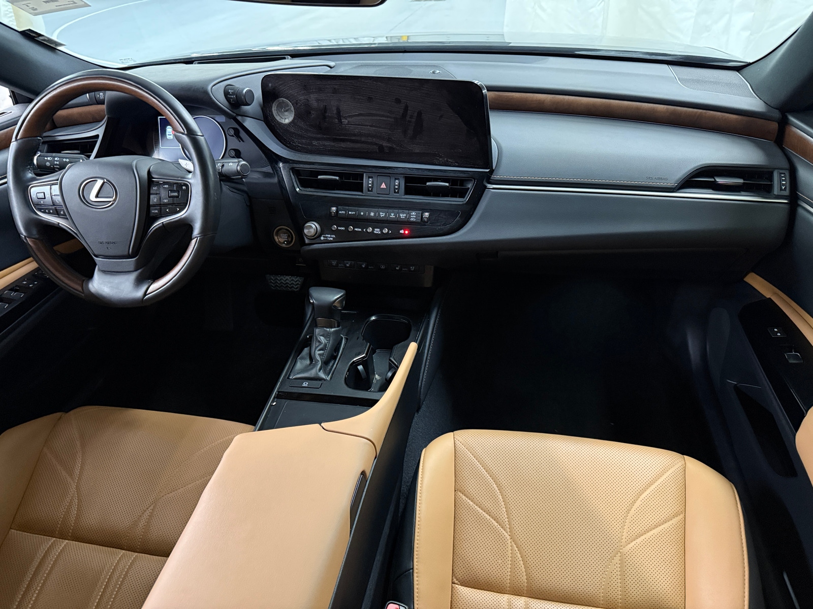 Thumbnail: 2023 Lexus ES - 2