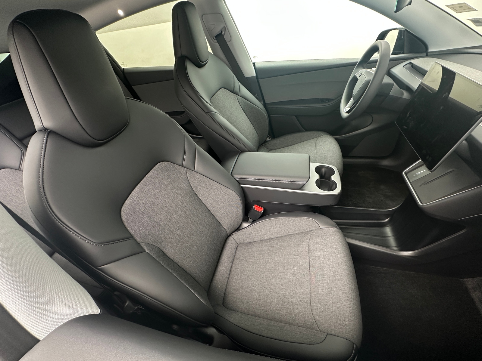 Thumbnail: 2026 Tesla Model Y - 2