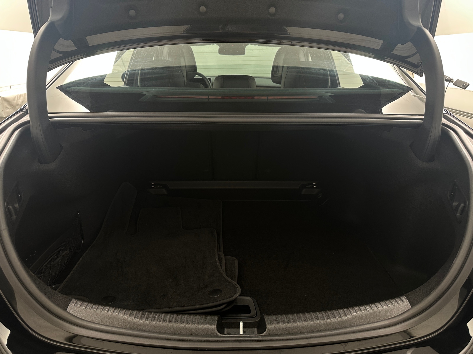 Thumbnail: 2025 Mercedes-Benz C-Class - 6