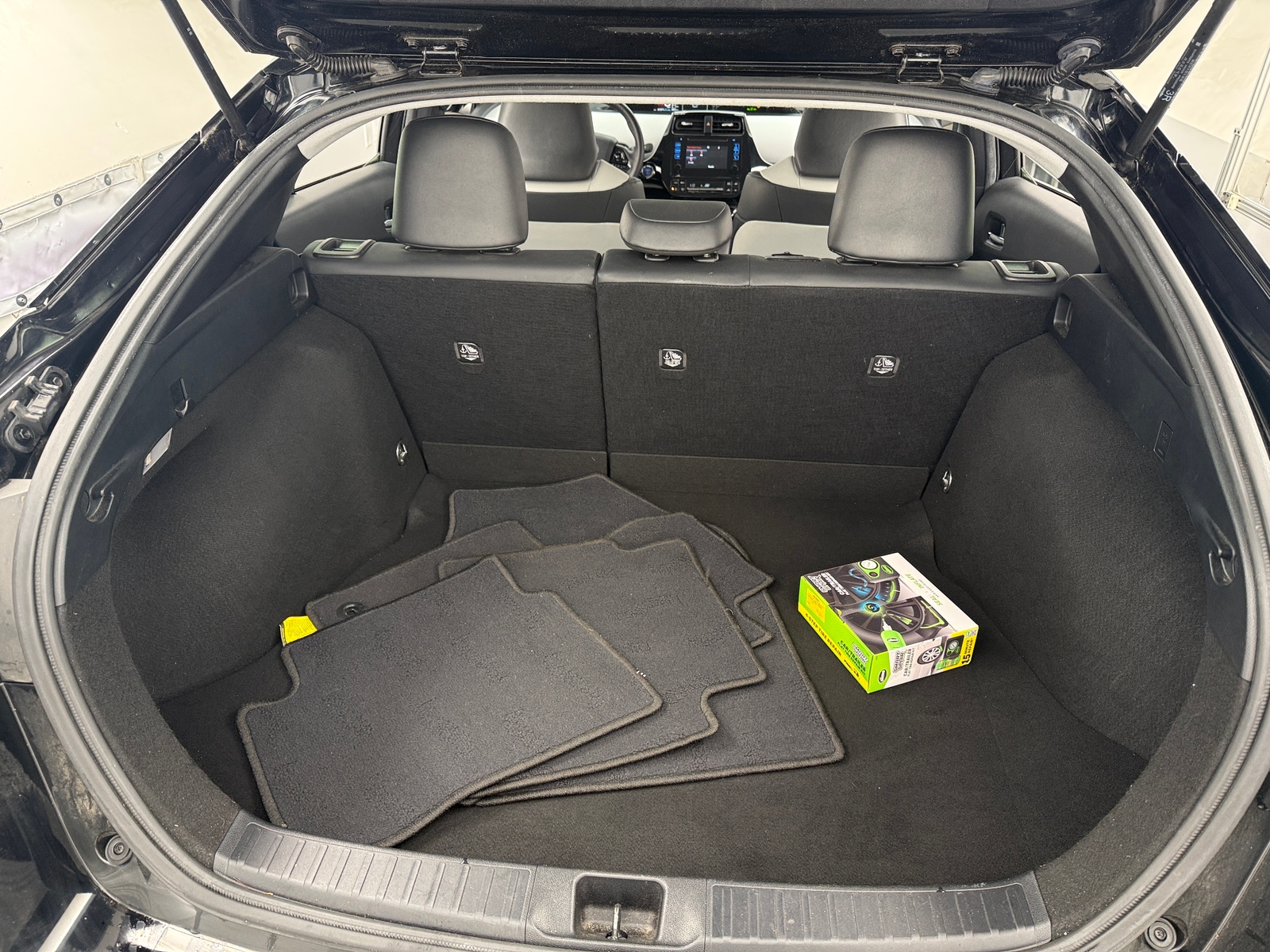 Thumbnail: 2019 Toyota Prius - 6