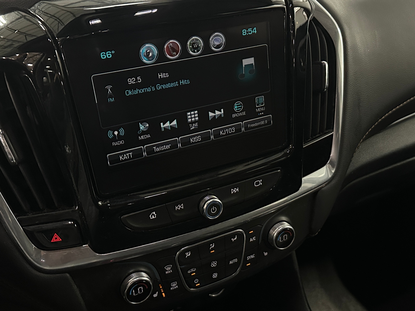 Thumbnail: 2019 Chevrolet Traverse - 4