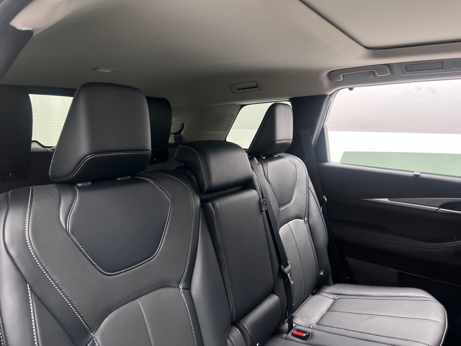 Thumbnail: 2023 INFINITI QX60 - 5