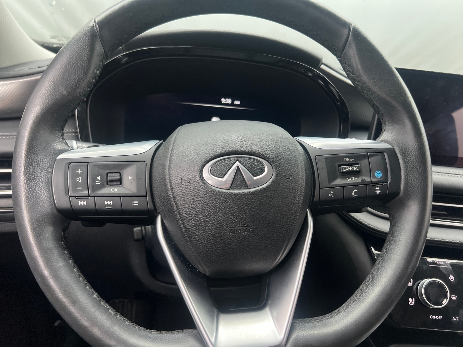 Thumbnail: 2023 INFINITI QX60 - 4