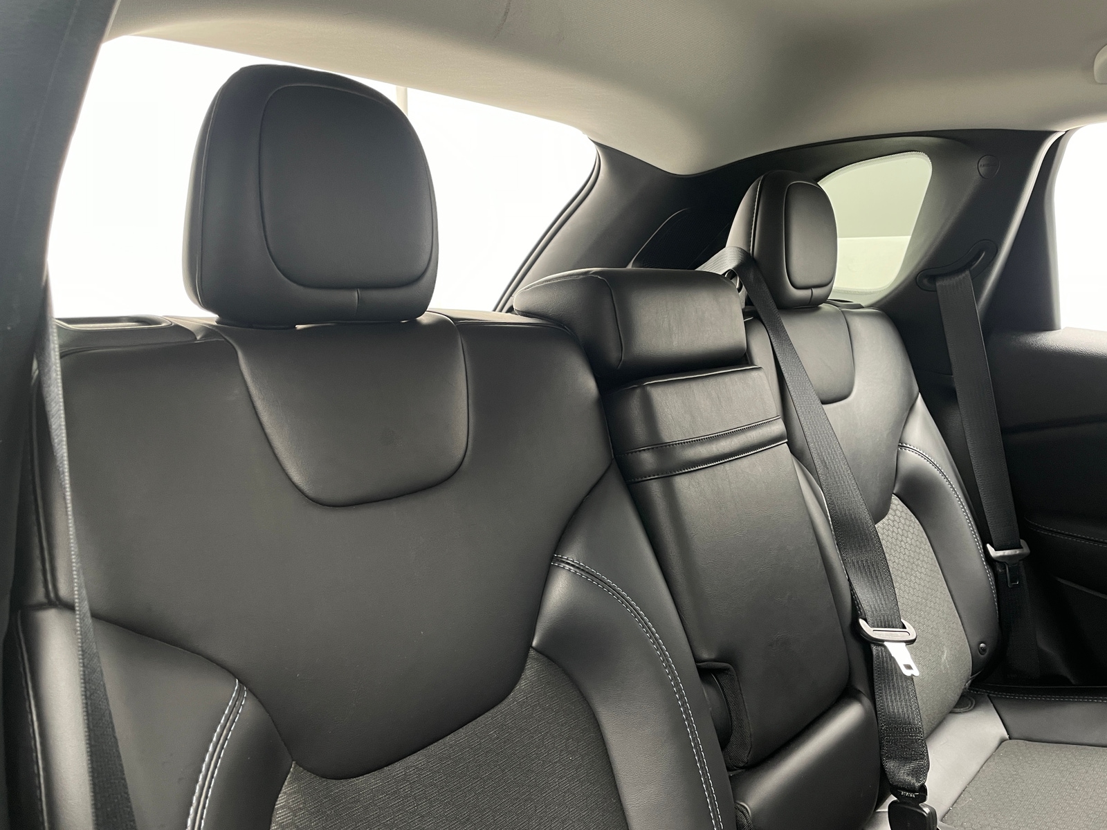 Thumbnail: 2019 Jeep Cherokee - 6