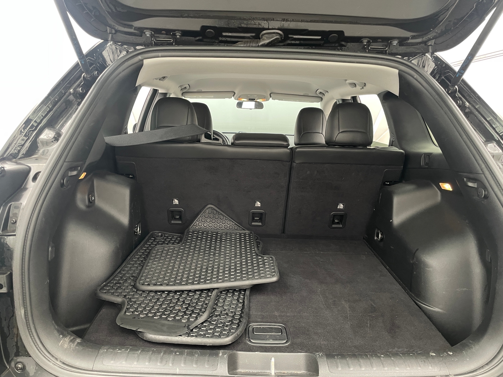 Thumbnail: 2019 Jeep Cherokee - 7