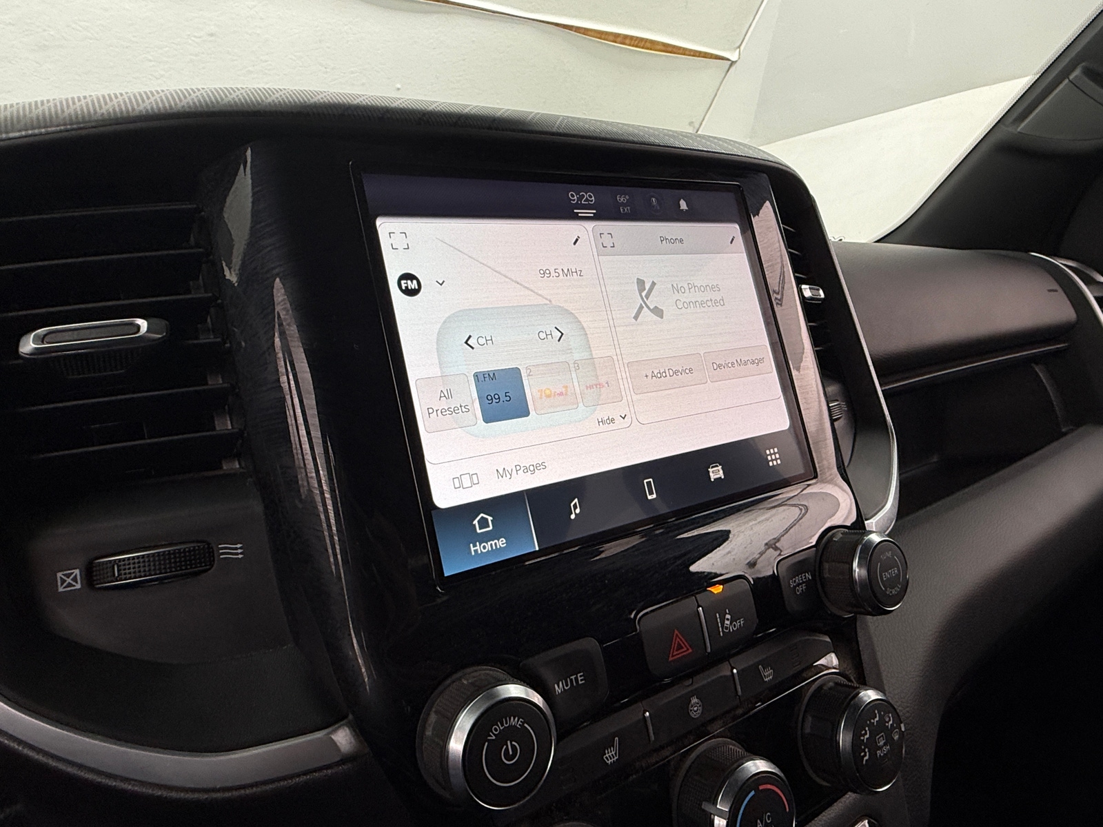 Thumbnail: 2025 RAM 1500 - 4