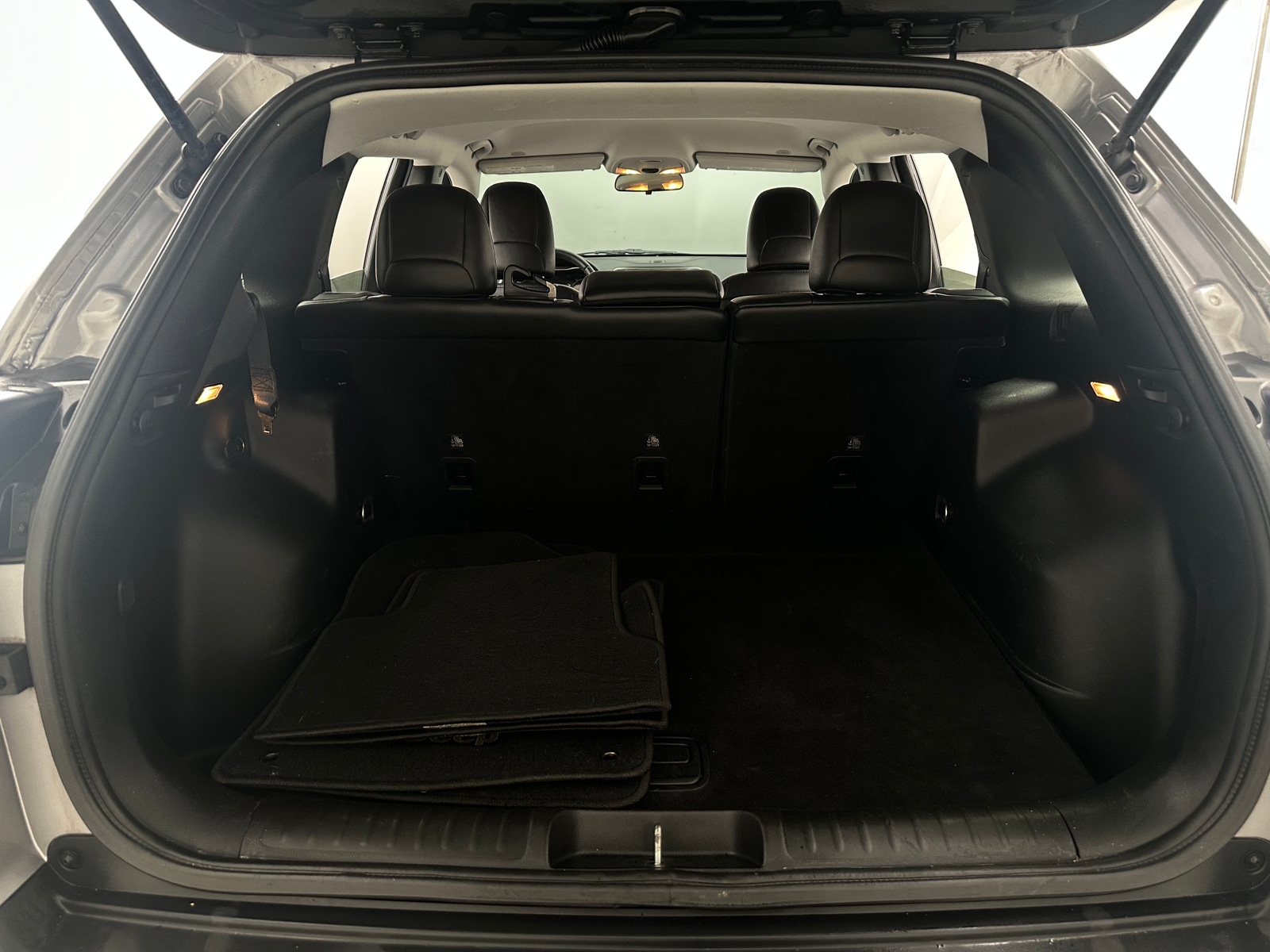 Thumbnail: 2019 Jeep Cherokee - 7