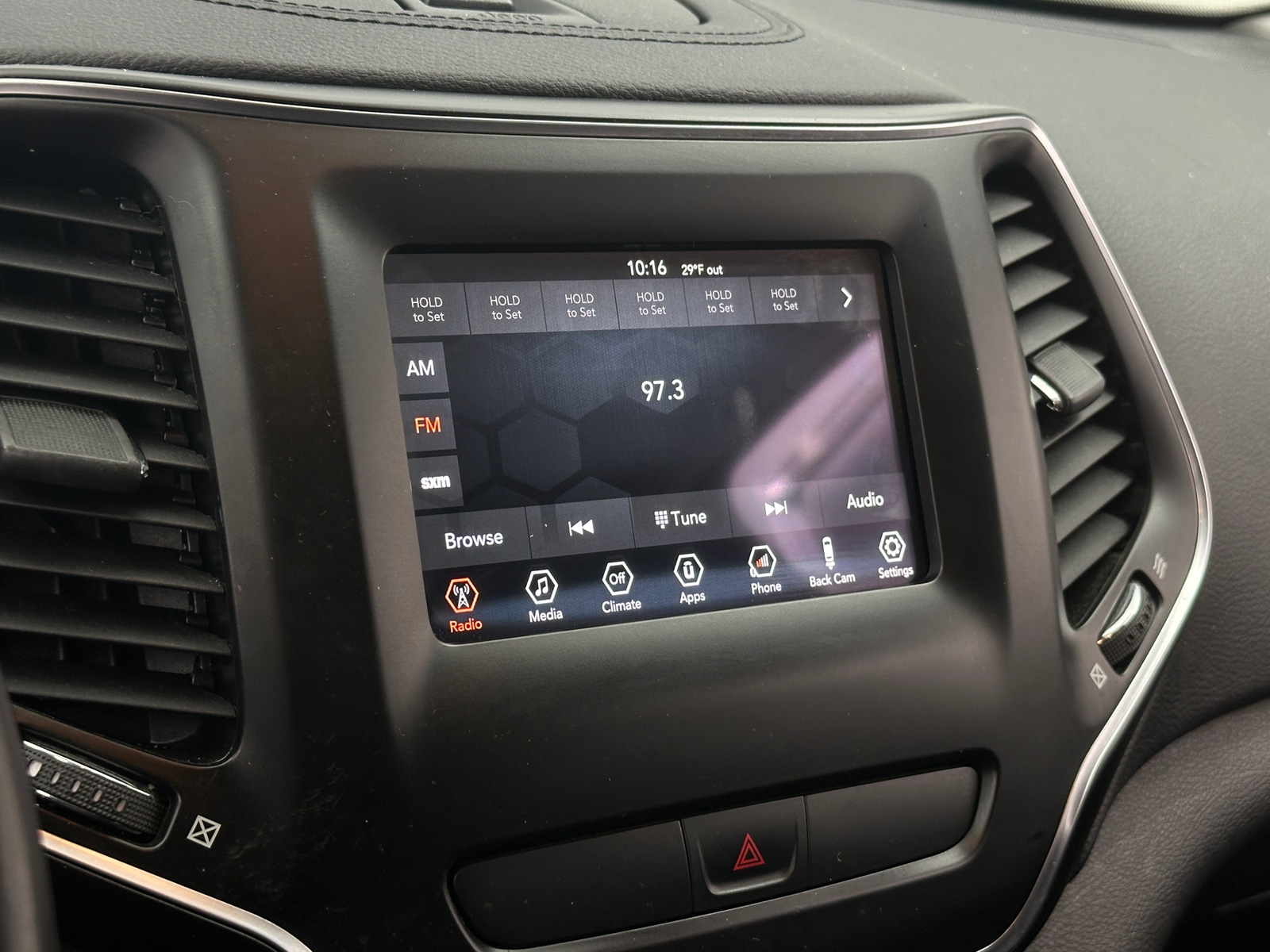 Thumbnail: 2019 Jeep Cherokee - 4