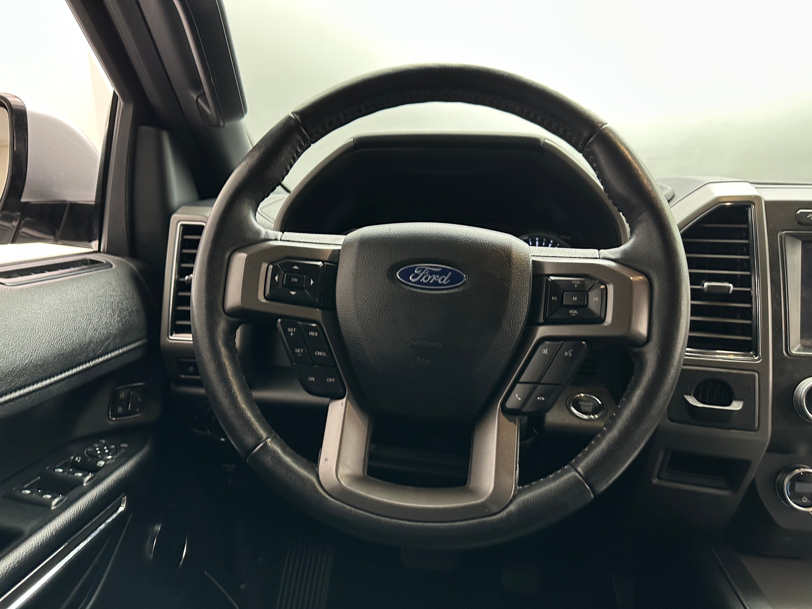 Thumbnail: 2020 Ford Expedition - 4