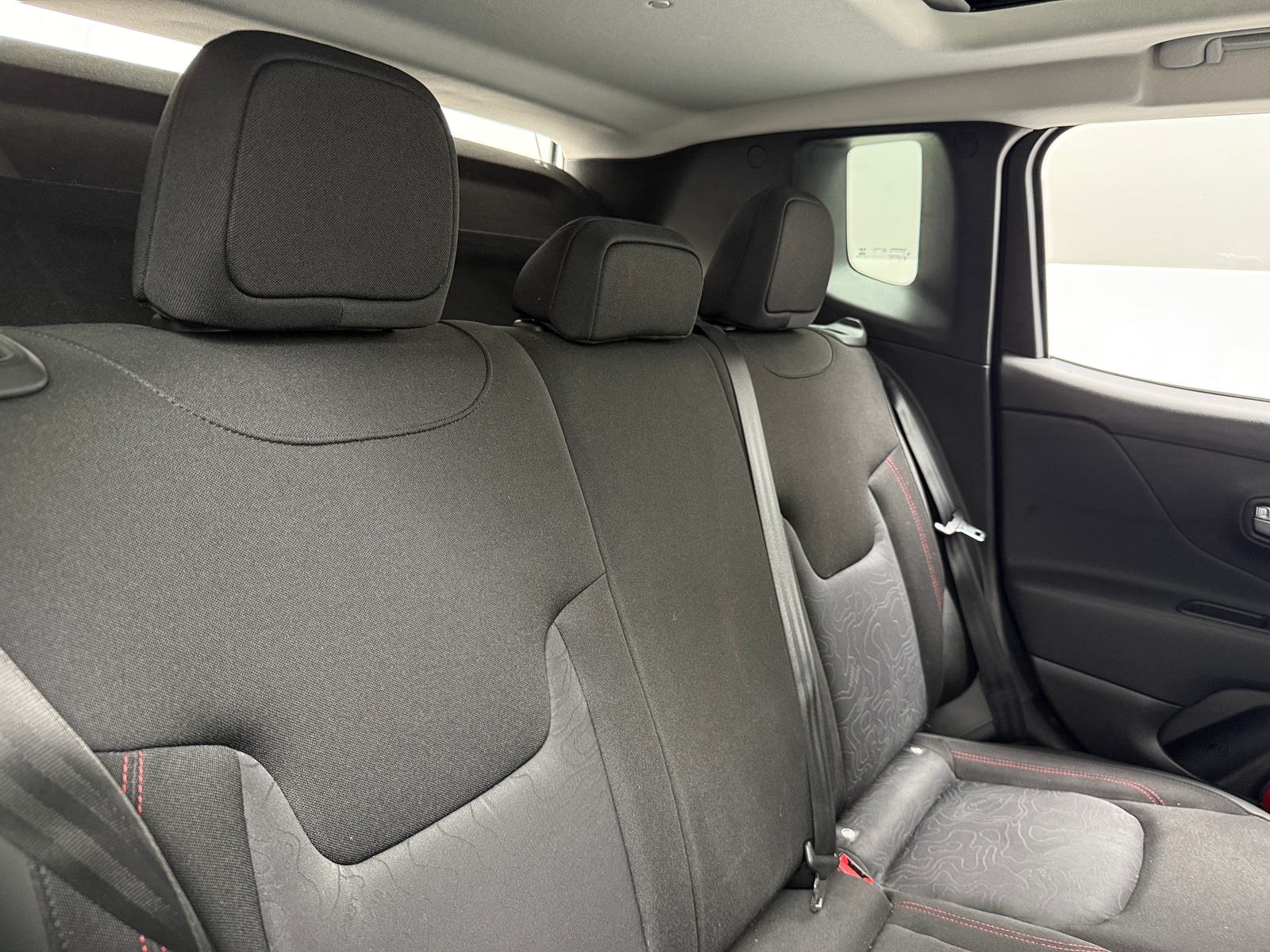 Thumbnail: 2018 Jeep Renegade - 6