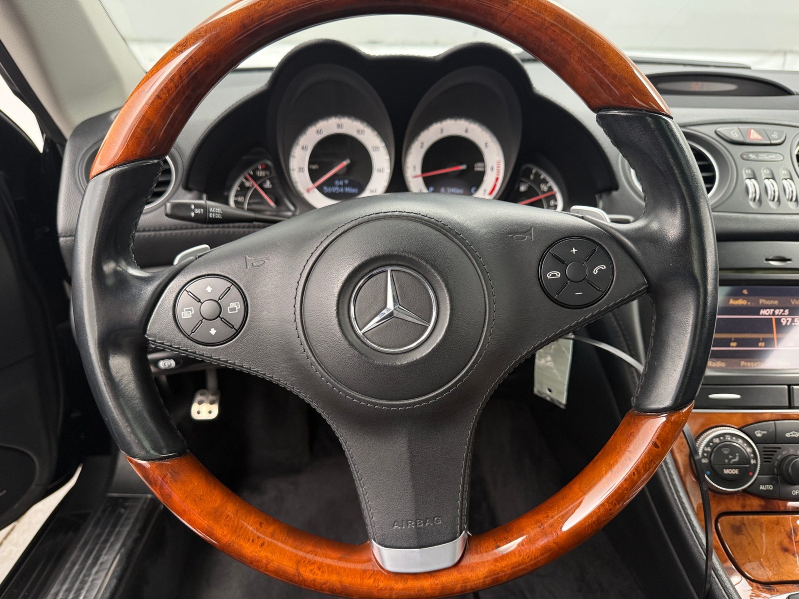 Thumbnail: 2011 Mercedes-Benz SL-Class - 4