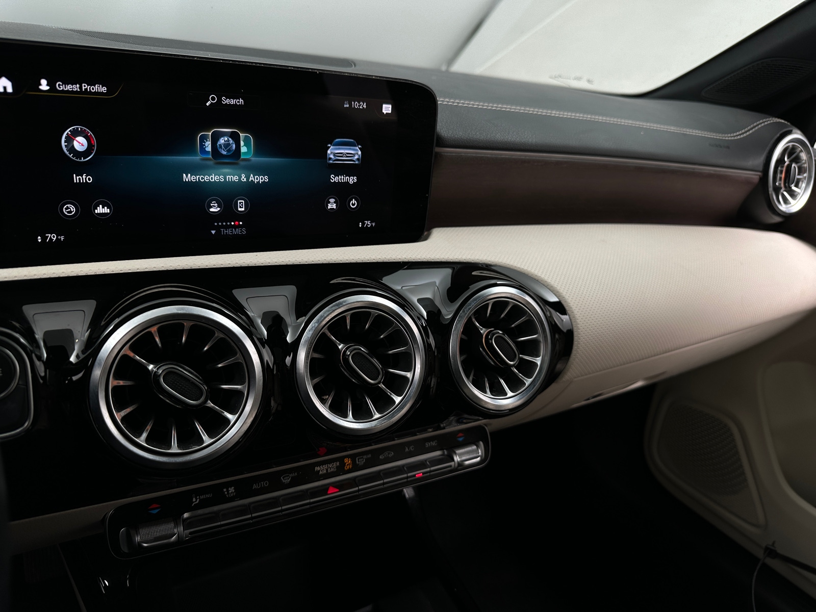 Thumbnail: 2022 Mercedes-Benz CLA - 3