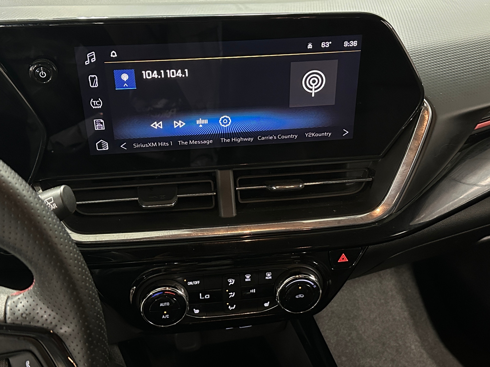 Thumbnail: 2025 Chevrolet Trax - 3