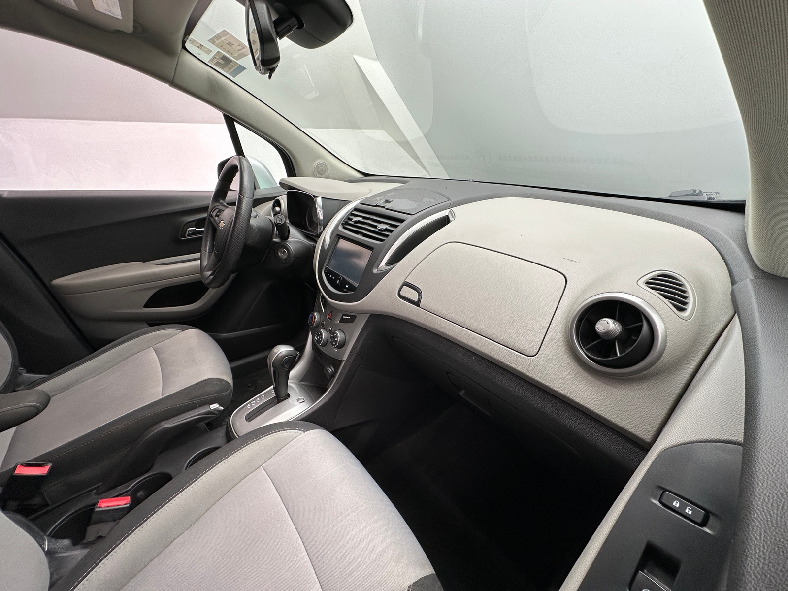 Thumbnail: 2016 Chevrolet Trax - 3