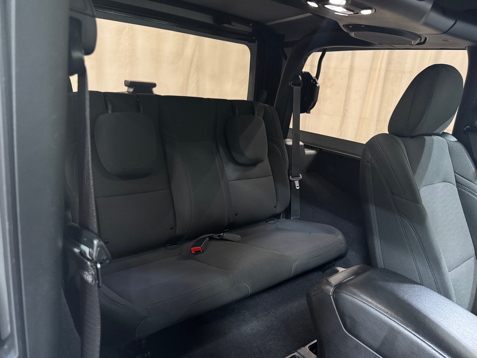 Thumbnail: 2020 Jeep Wrangler - 6