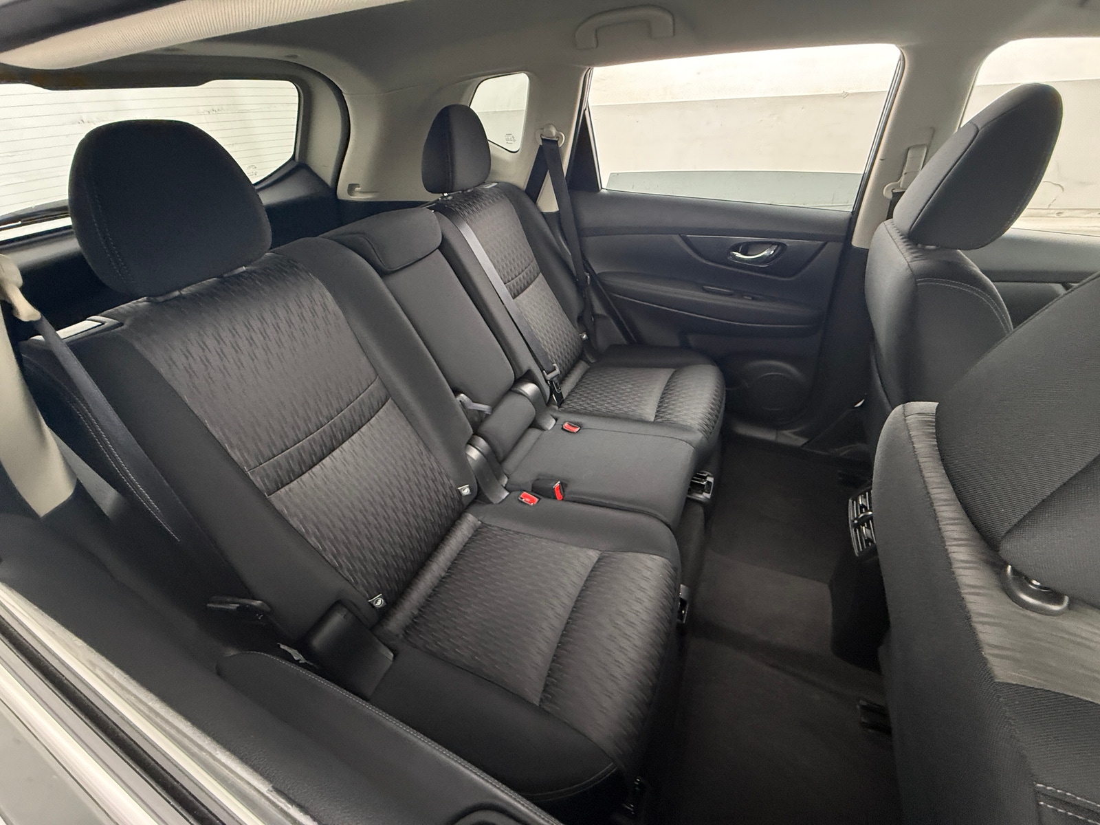 Thumbnail: 2017 Nissan Rogue - 6