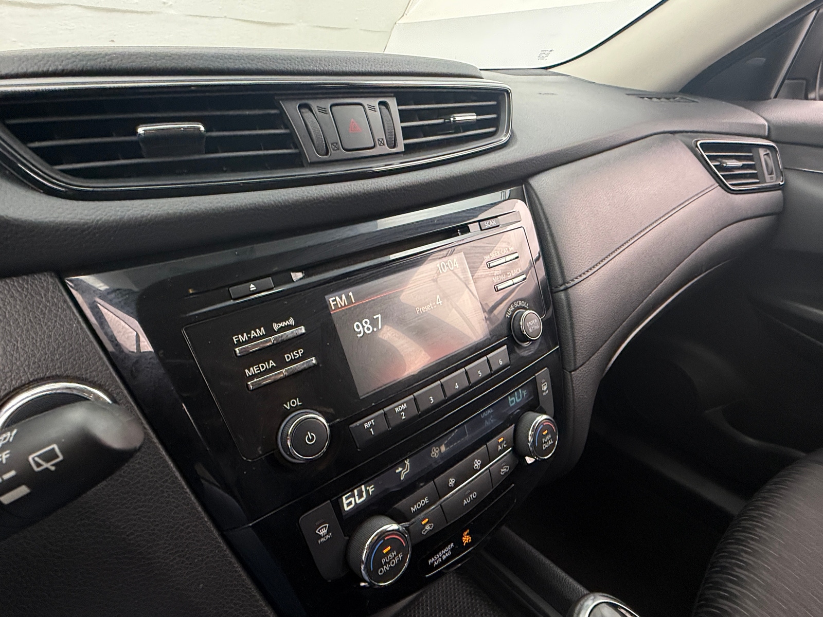 Thumbnail: 2017 Nissan Rogue - 4