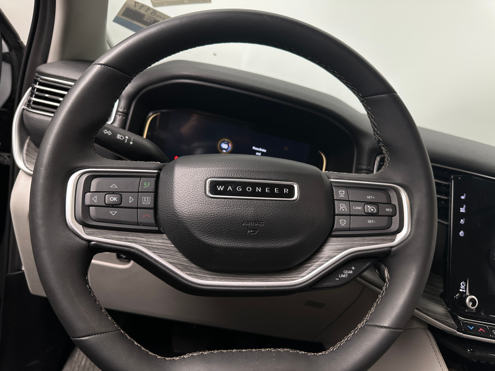 Thumbnail: 2024 Jeep Wagoneer - 4