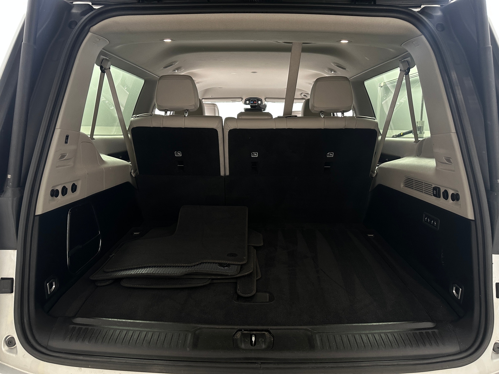 Thumbnail: 2024 Jeep Wagoneer - 6