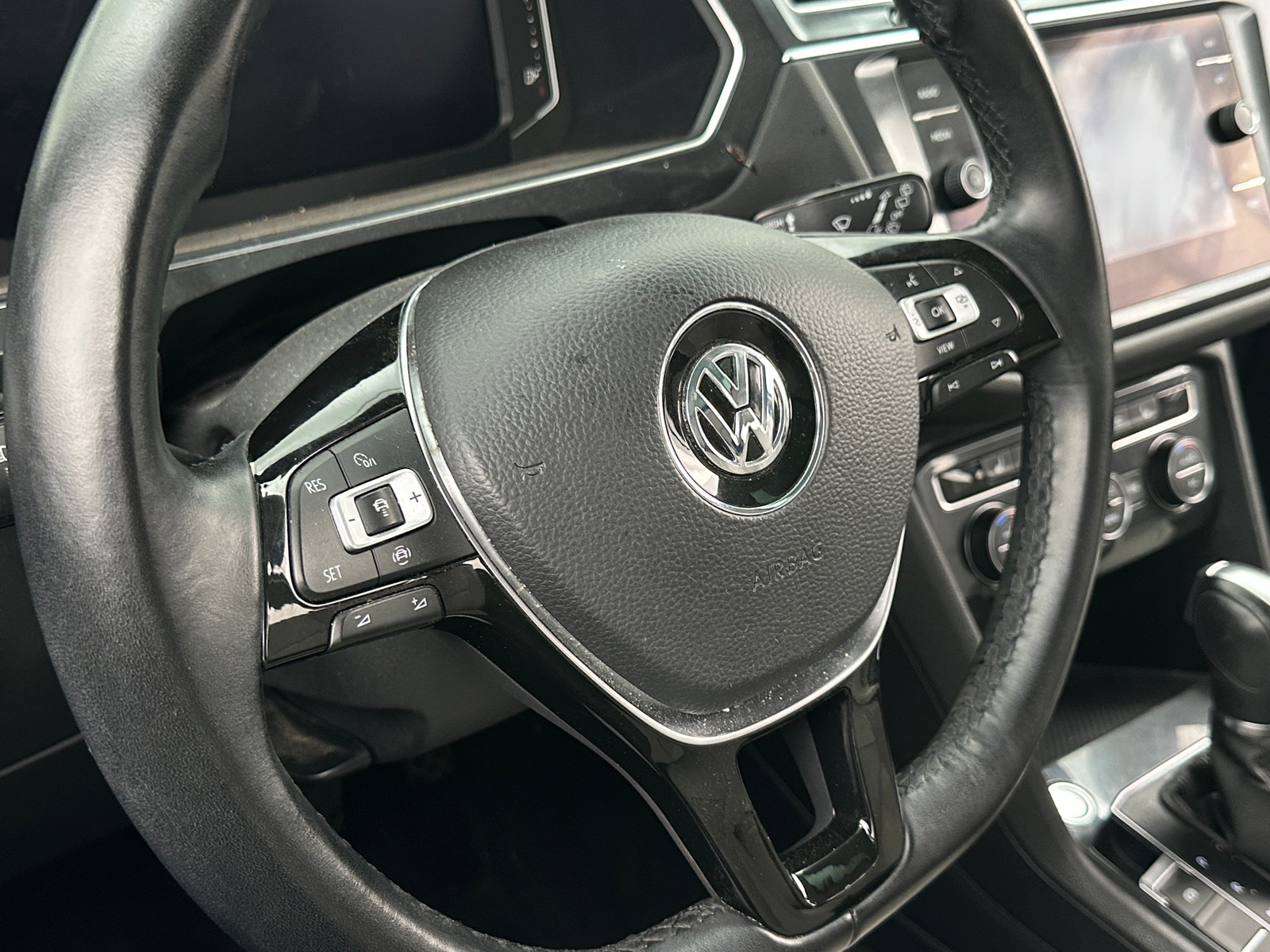 Thumbnail: 2019 Volkswagen Tiguan - 4