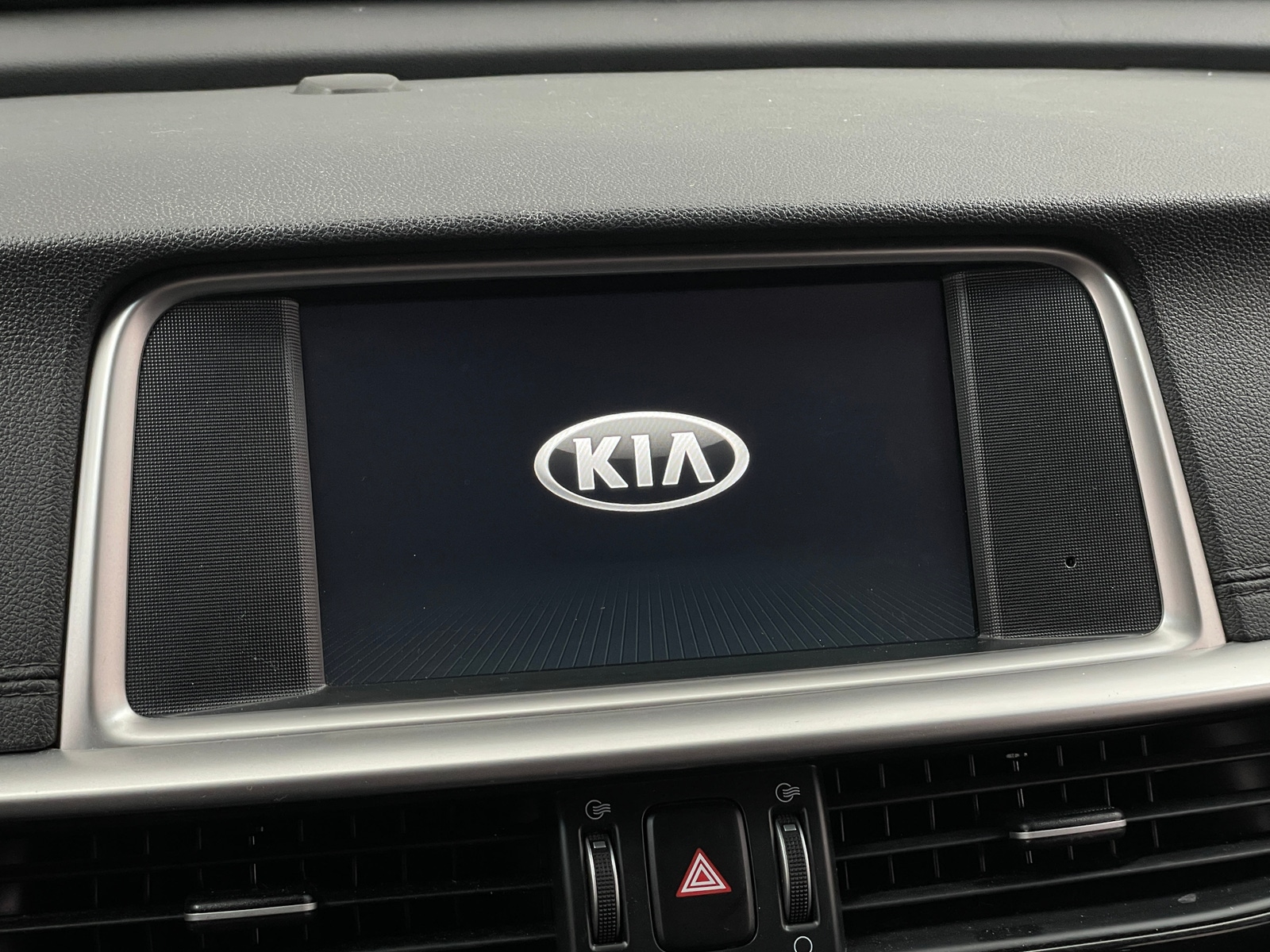 Thumbnail: 2019 Kia Optima - 4