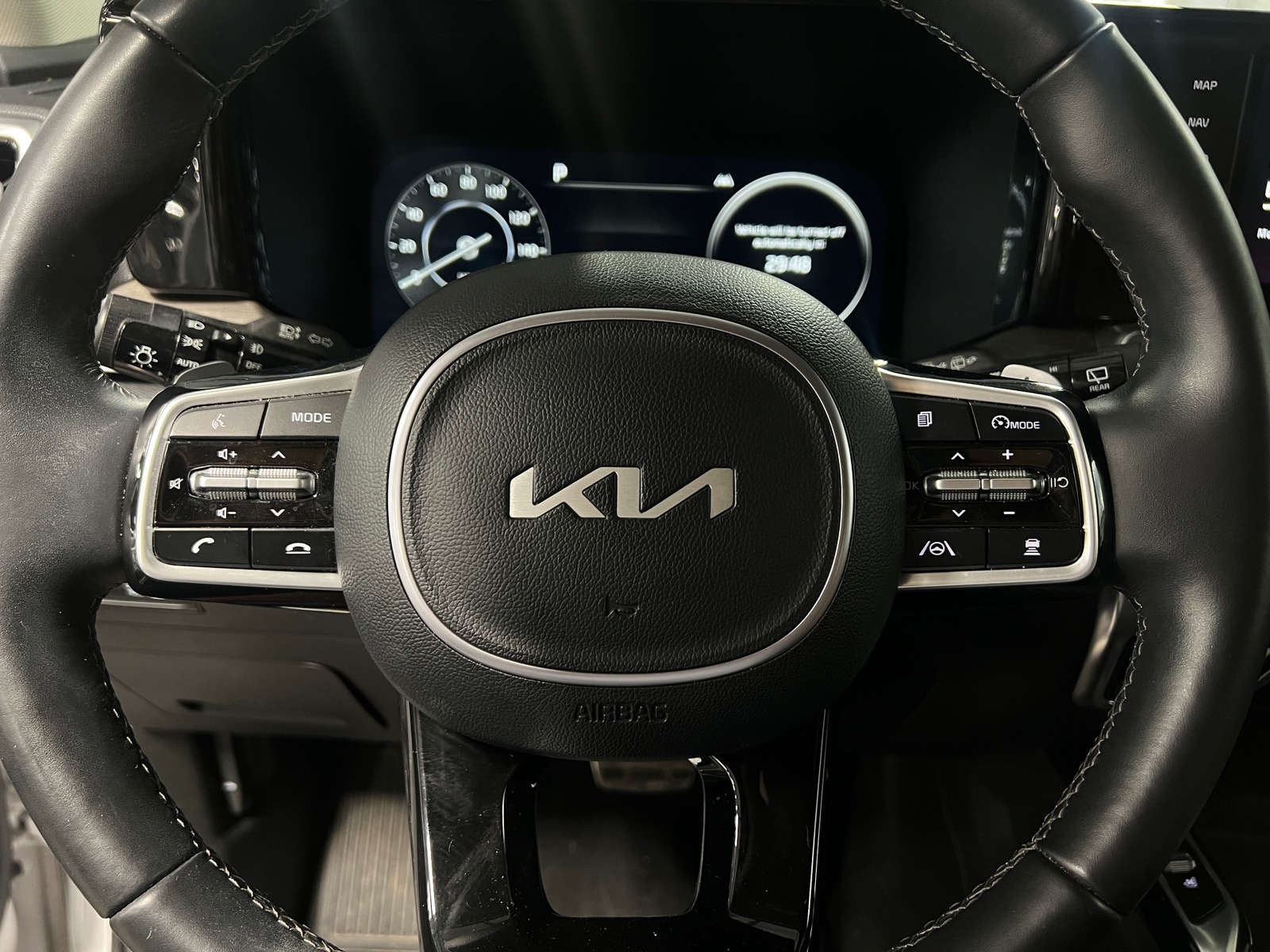 Thumbnail: 2023 Kia Sorento - 4