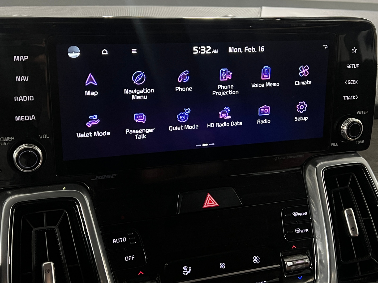 Thumbnail: 2023 Kia Sorento - 3