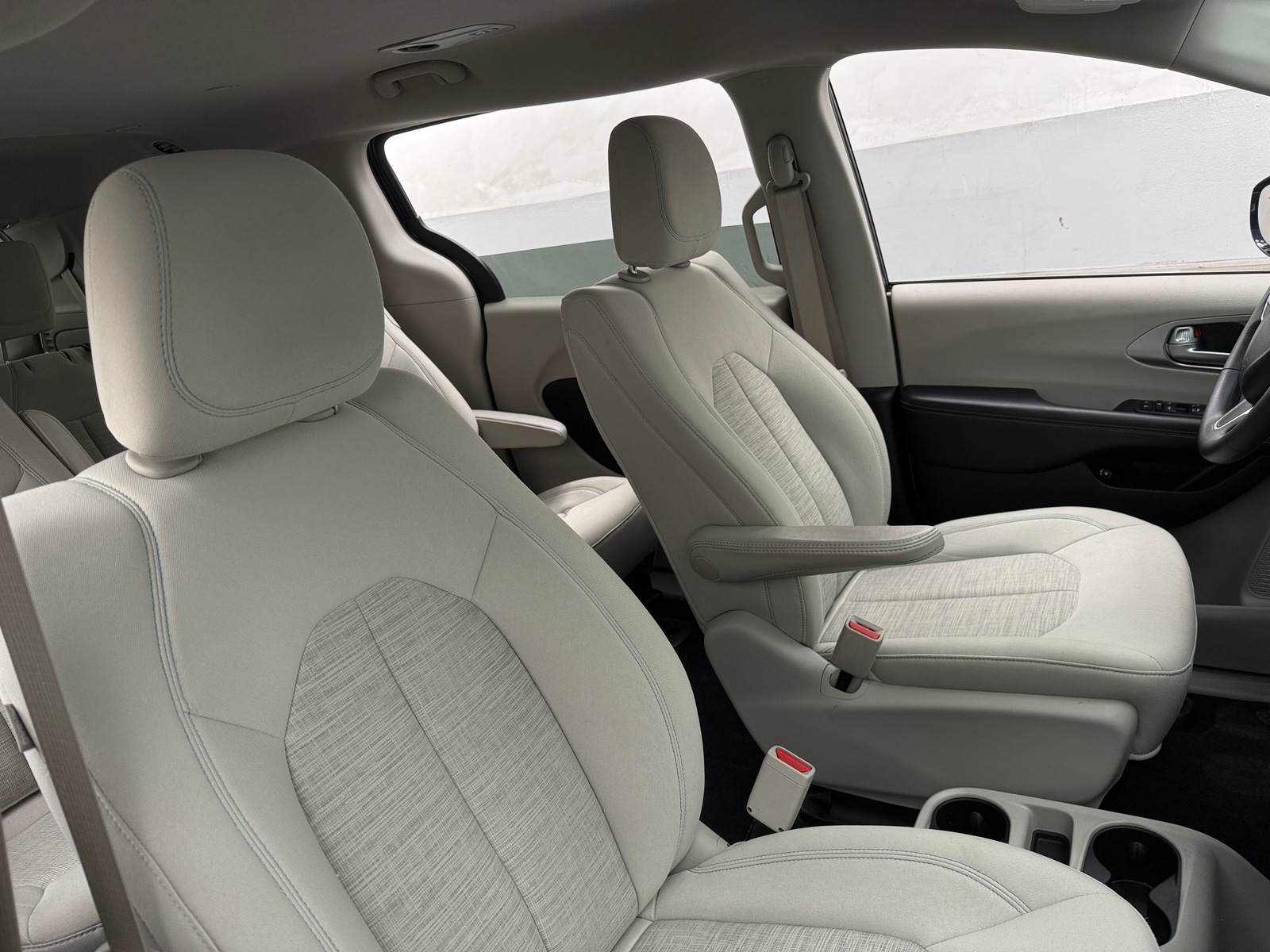 Thumbnail: 2018 Chrysler Pacifica - 2