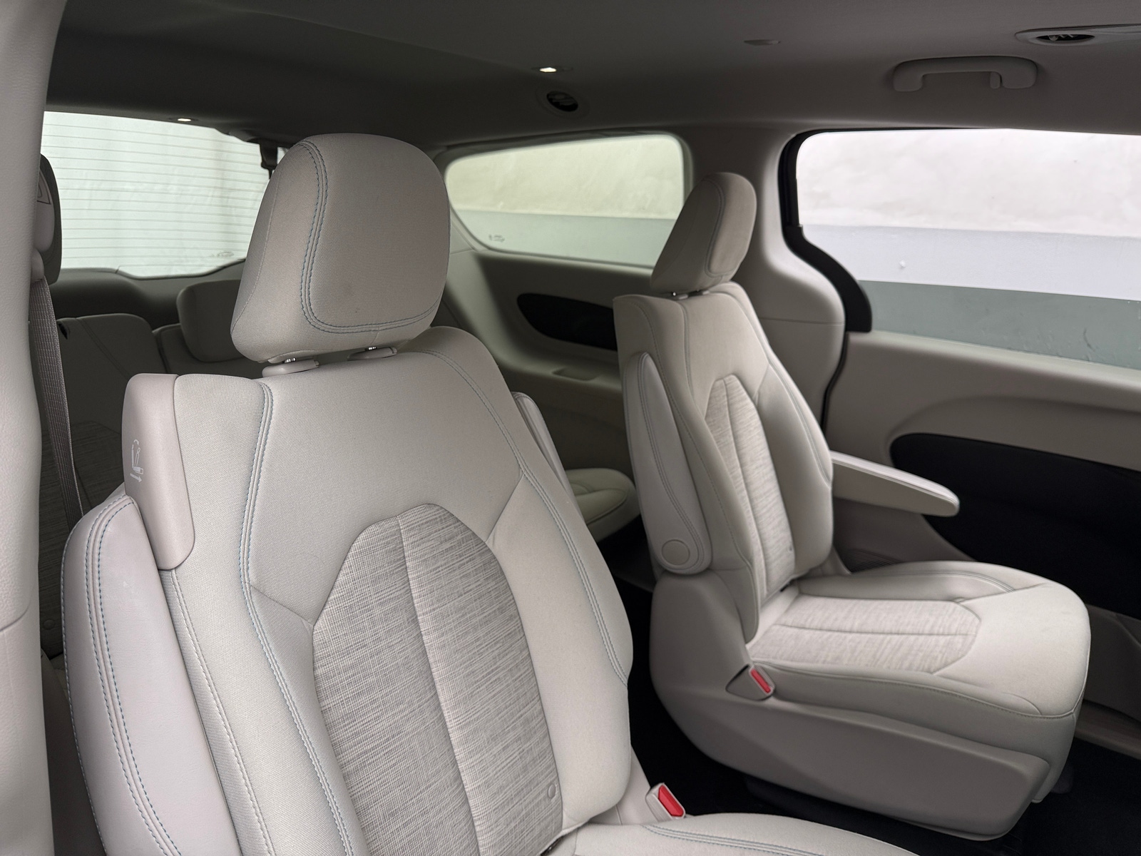 Thumbnail: 2018 Chrysler Pacifica - 6