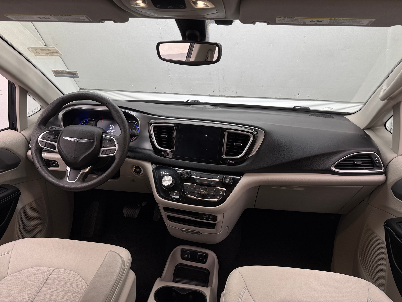 Thumbnail: 2018 Chrysler Pacifica - 3