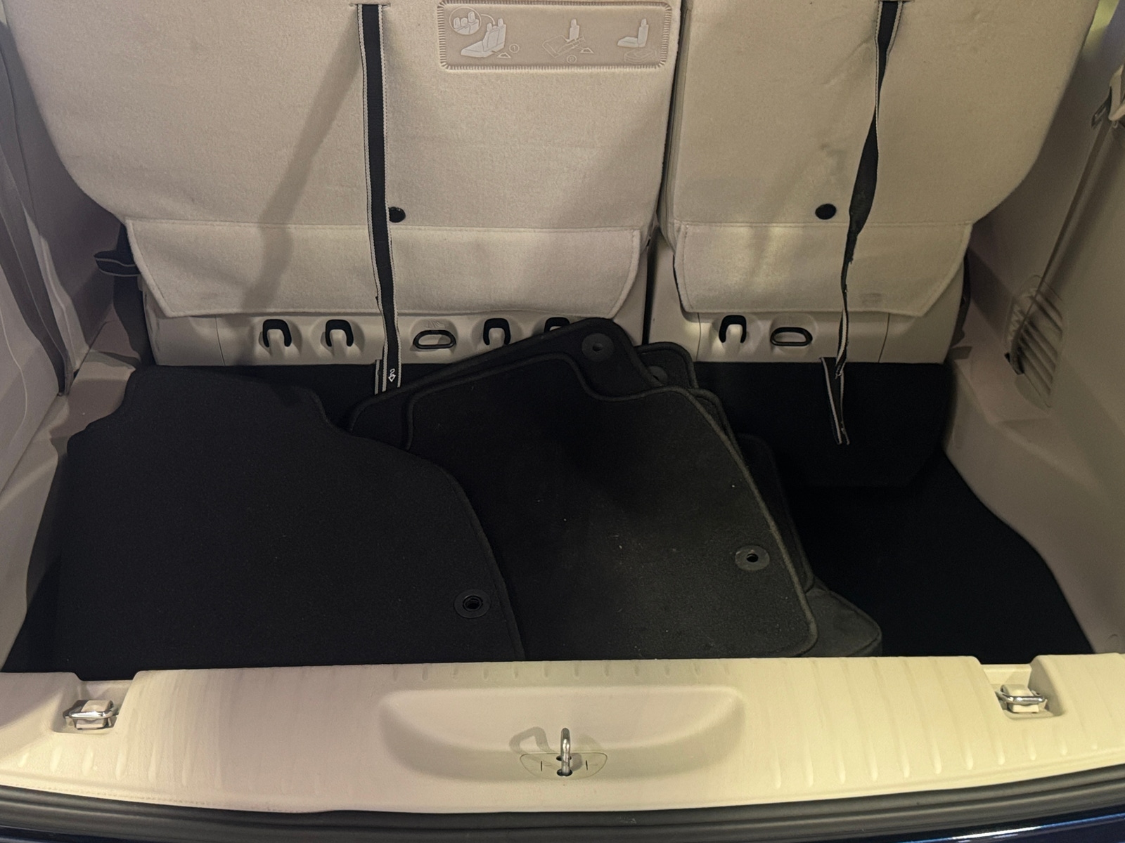 Thumbnail: 2018 Chrysler Pacifica - 7