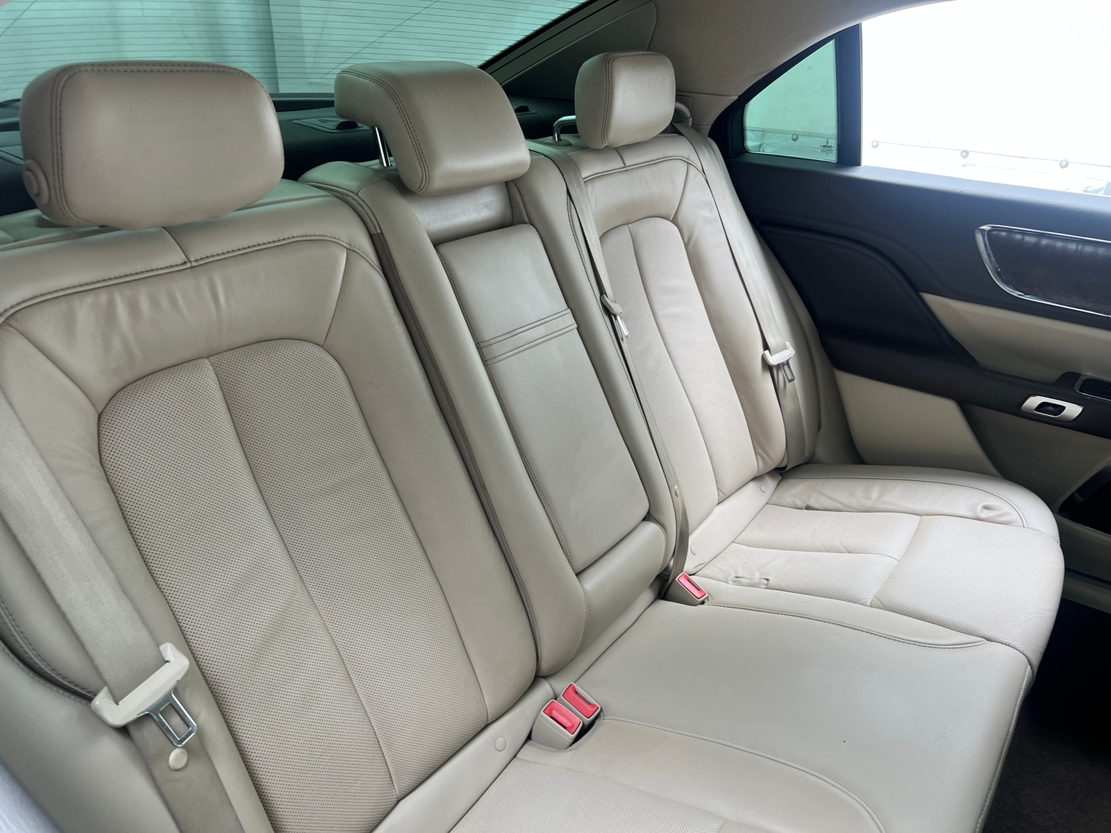 Thumbnail: 2018 Lincoln Continental - 5