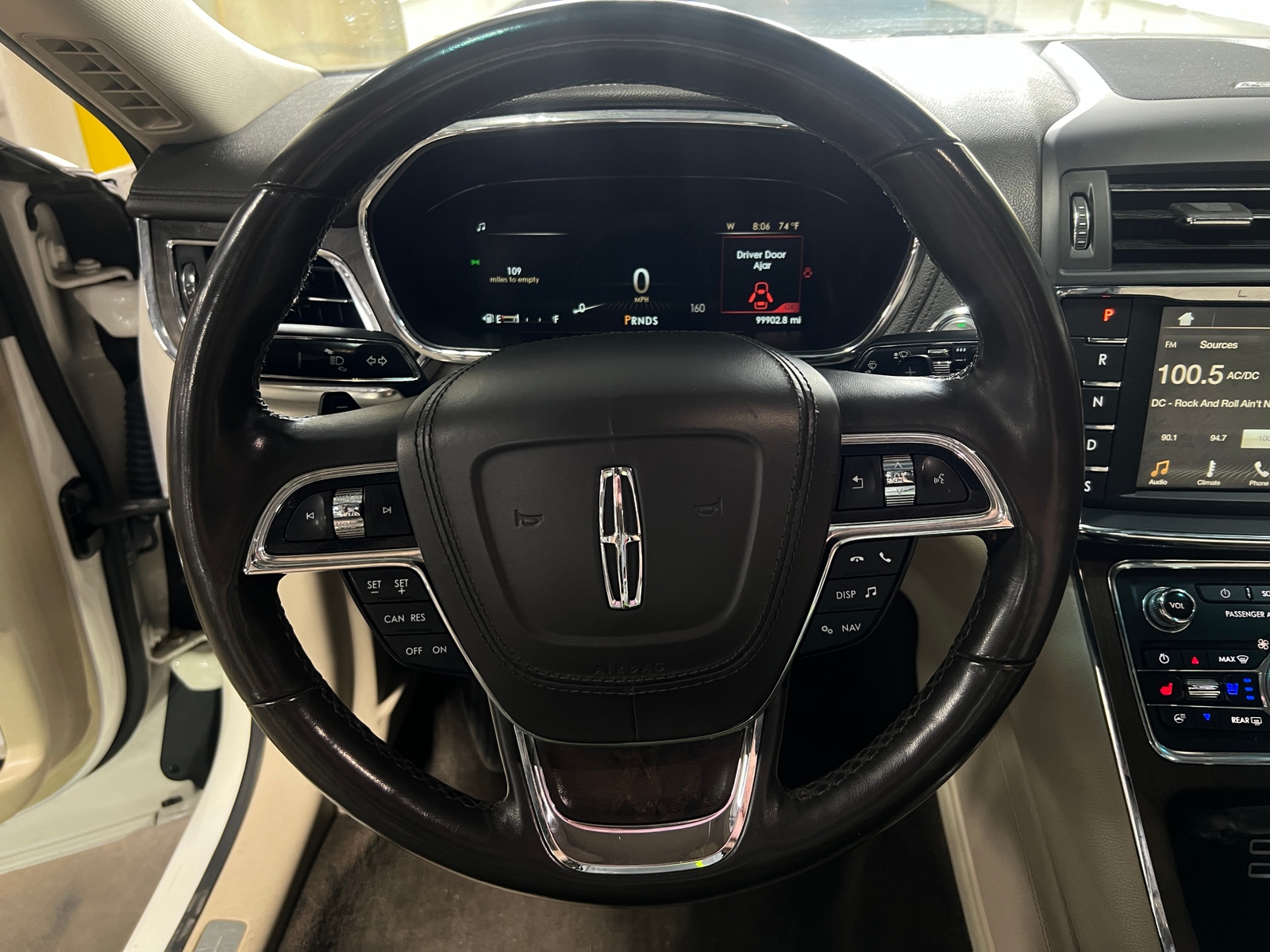 Thumbnail: 2018 Lincoln Continental - 4