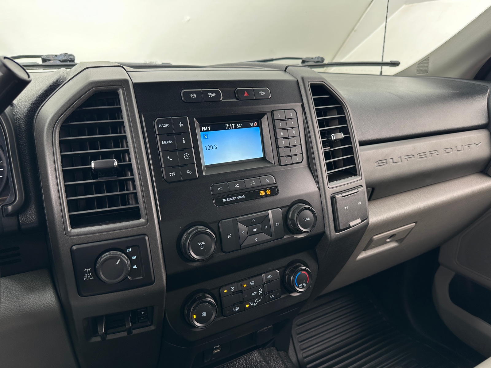 Thumbnail: 2021 Ford Econoline - 4