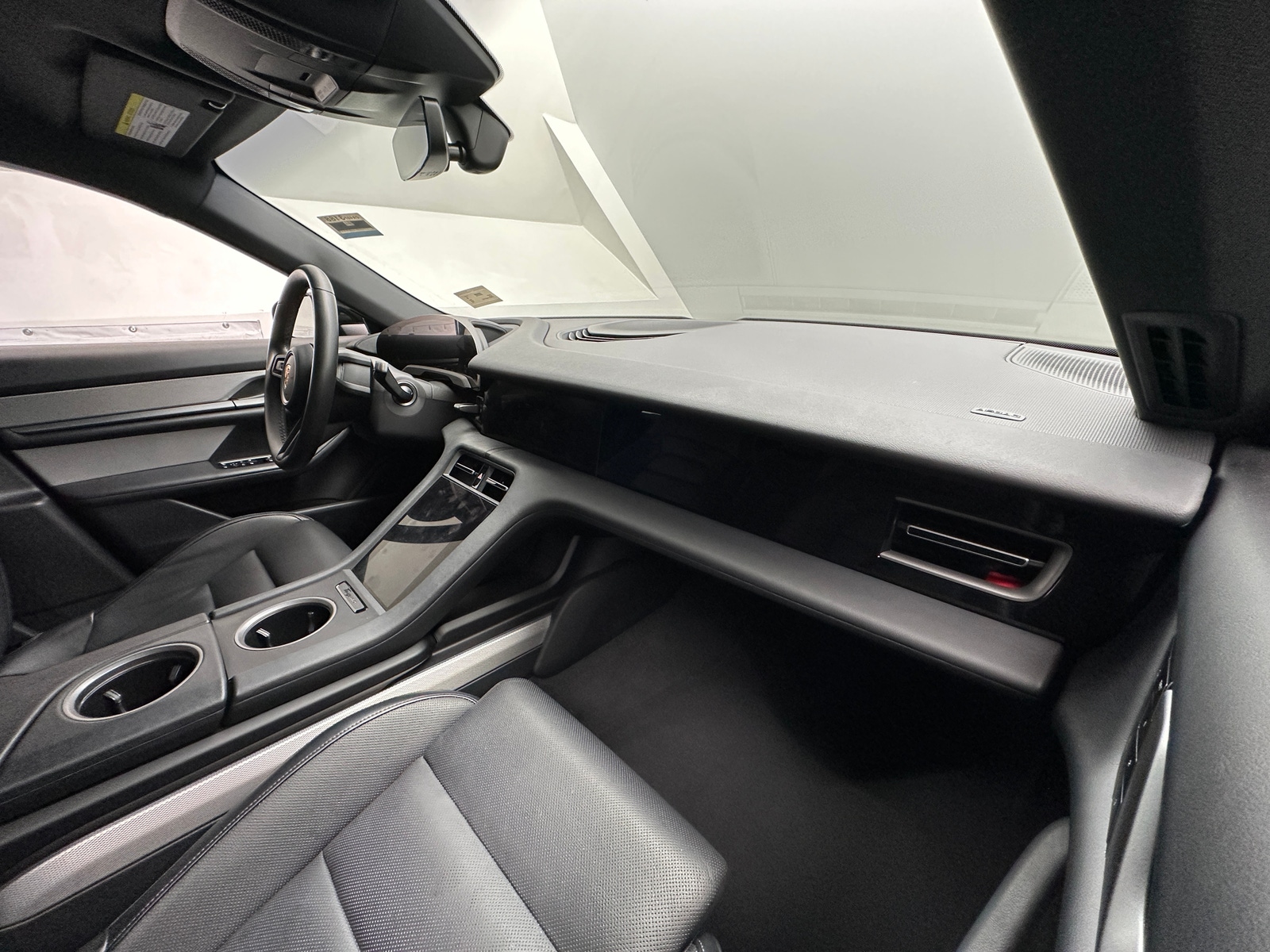 Thumbnail: 2022 Porsche Taycan - 2