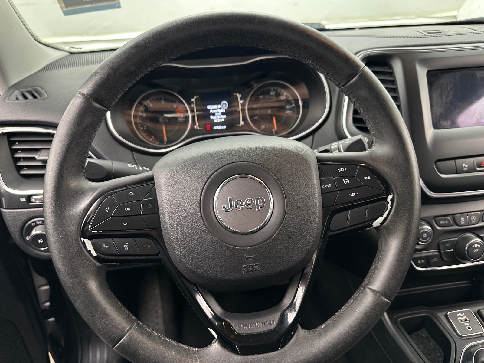 Thumbnail: 2020 Jeep Cherokee - 5