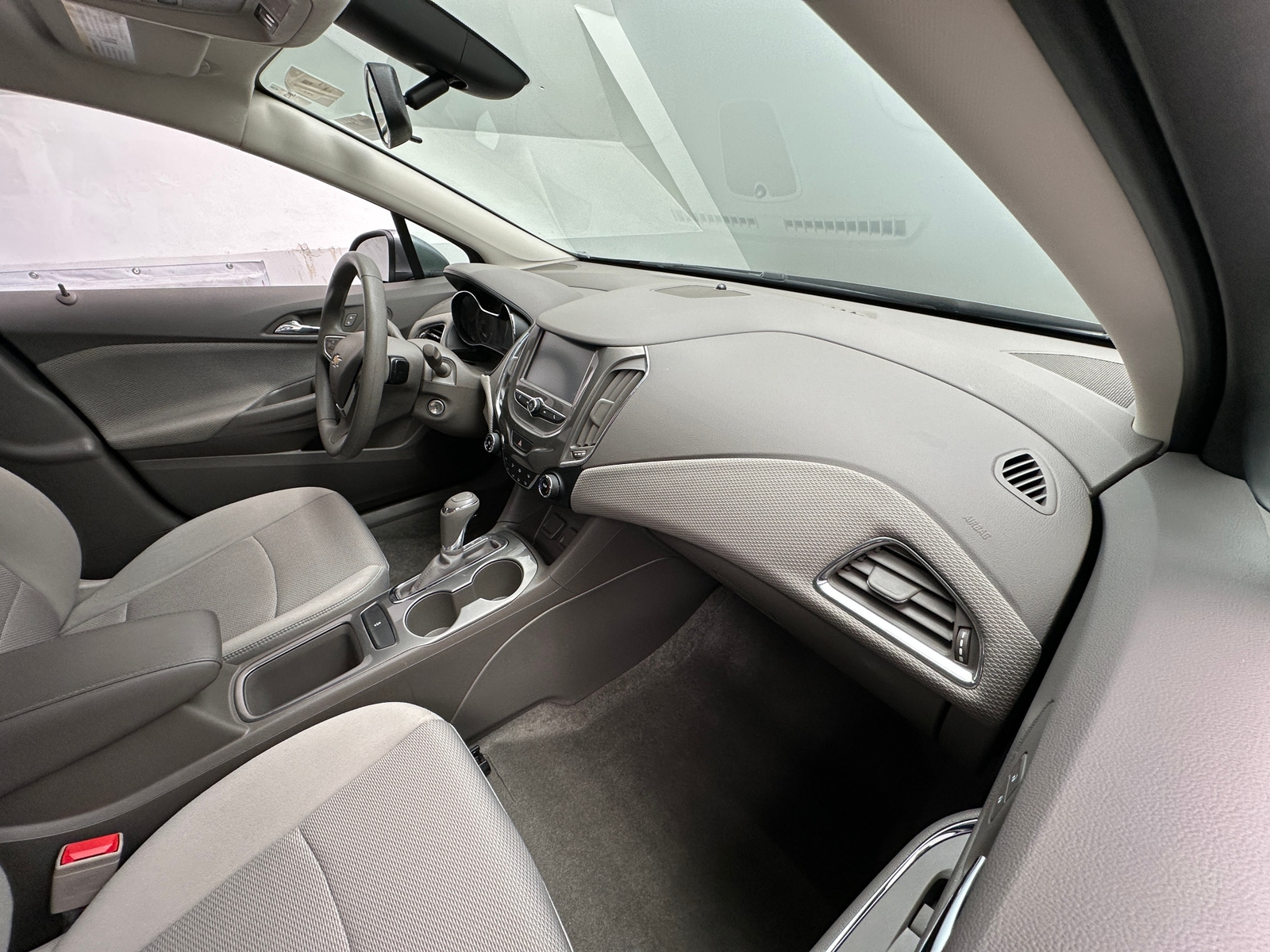 Thumbnail: 2018 Chevrolet Cruze - 3