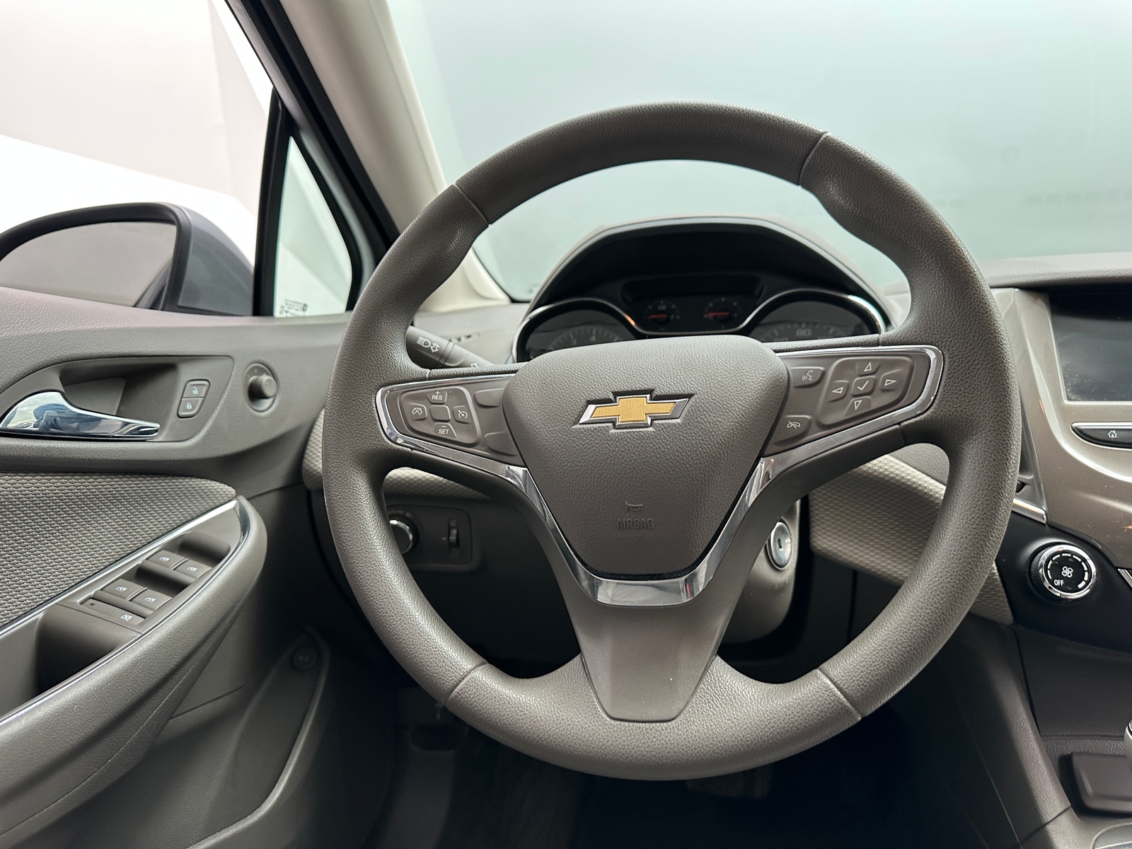 Thumbnail: 2018 Chevrolet Cruze - 5