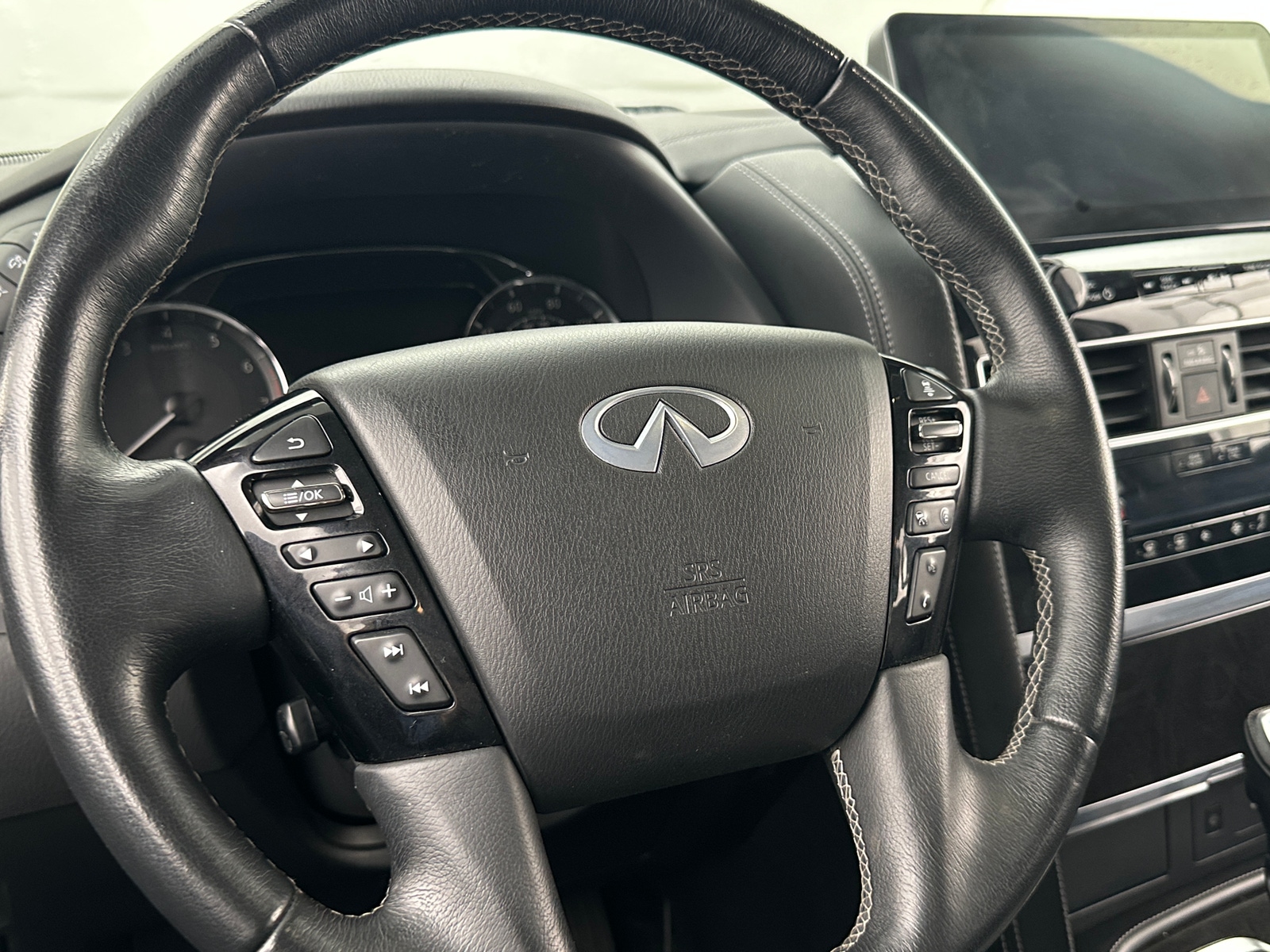 Thumbnail: 2023 INFINITI QX80 - 4