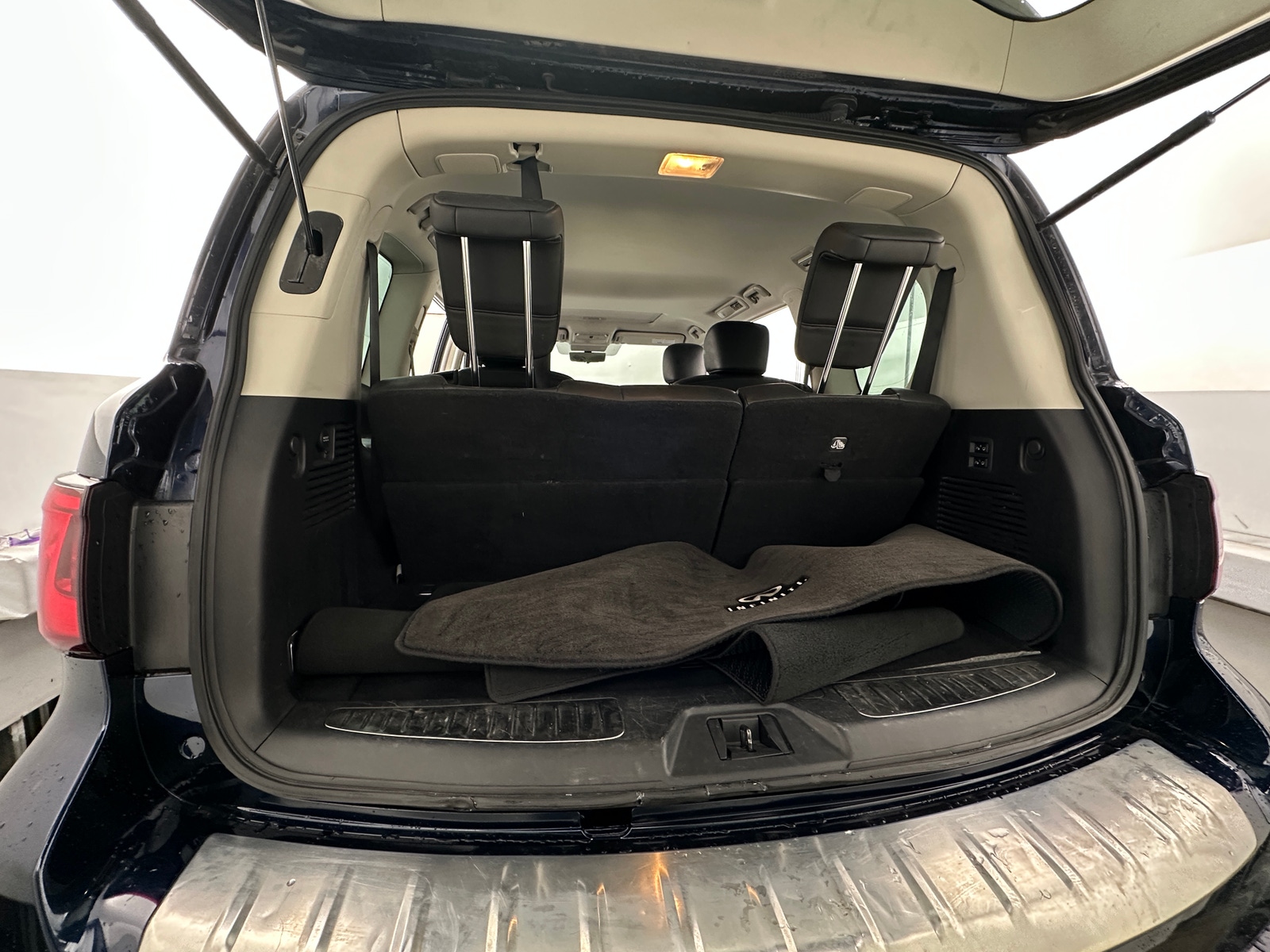 Thumbnail: 2023 INFINITI QX80 - 6