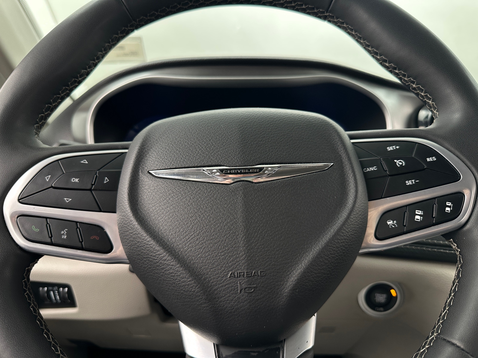 Thumbnail: 2024 Chrysler Pacifica - 5