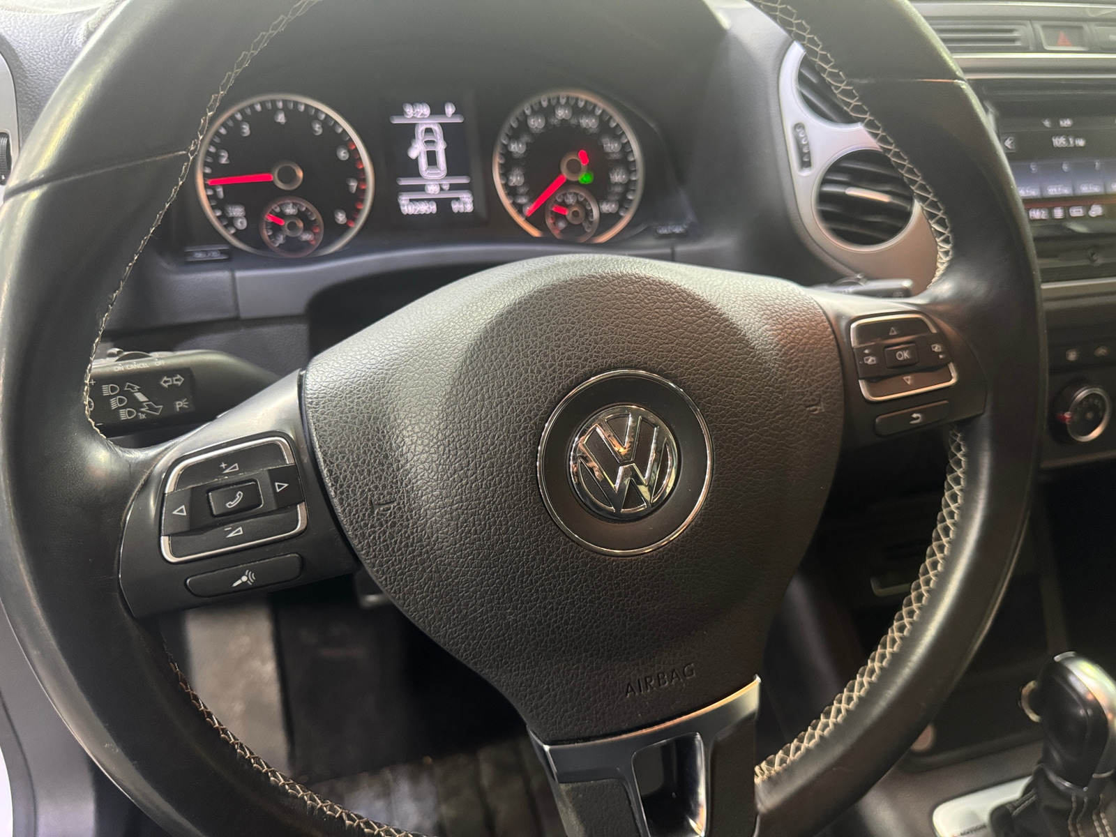 Thumbnail: 2016 Volkswagen Tiguan - 5