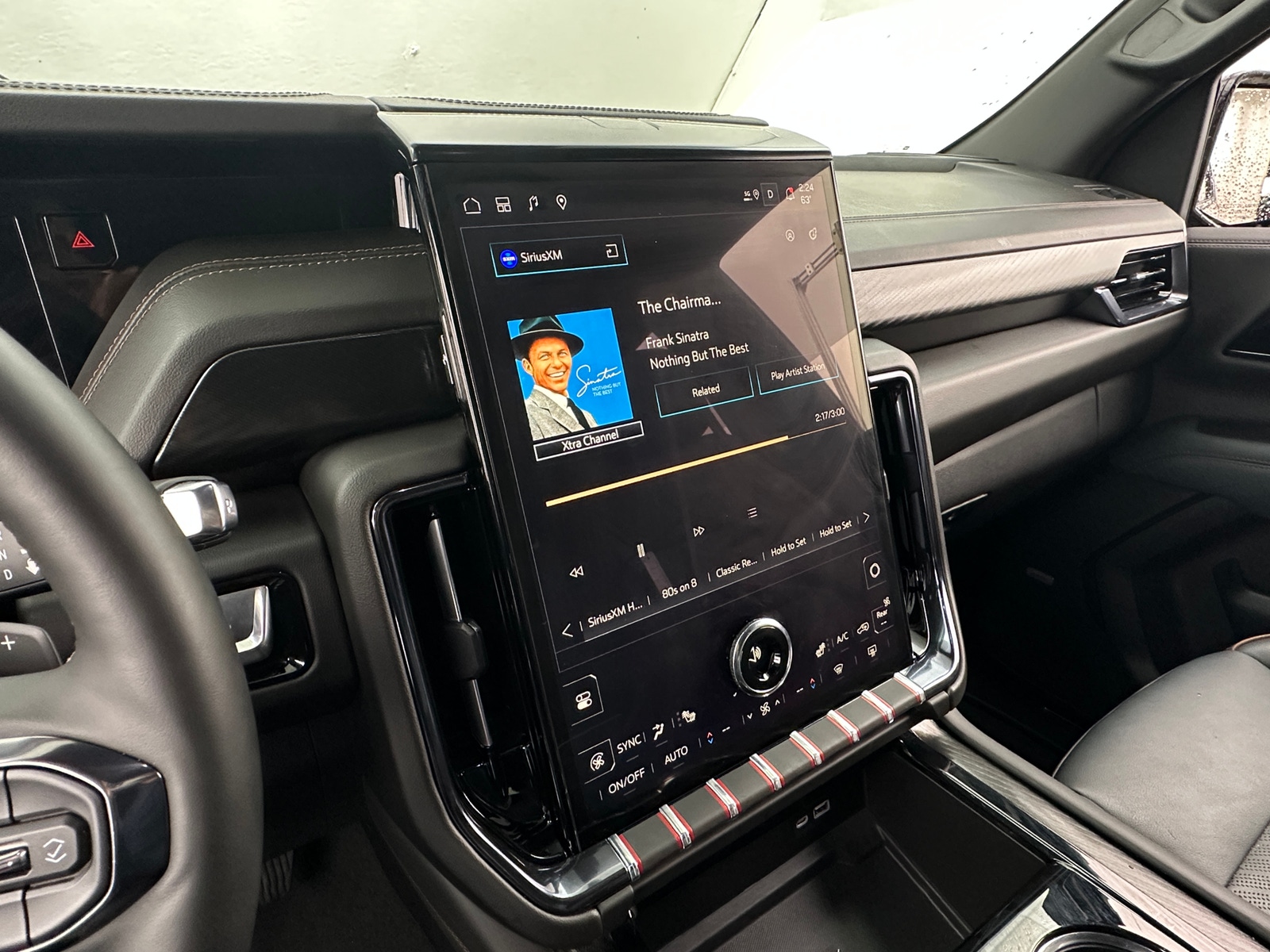 Thumbnail: 2025 GMC Yukon XL - 3