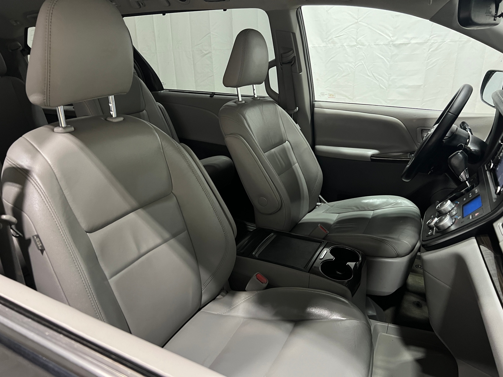 Thumbnail: 2019 Toyota Sienna - 2