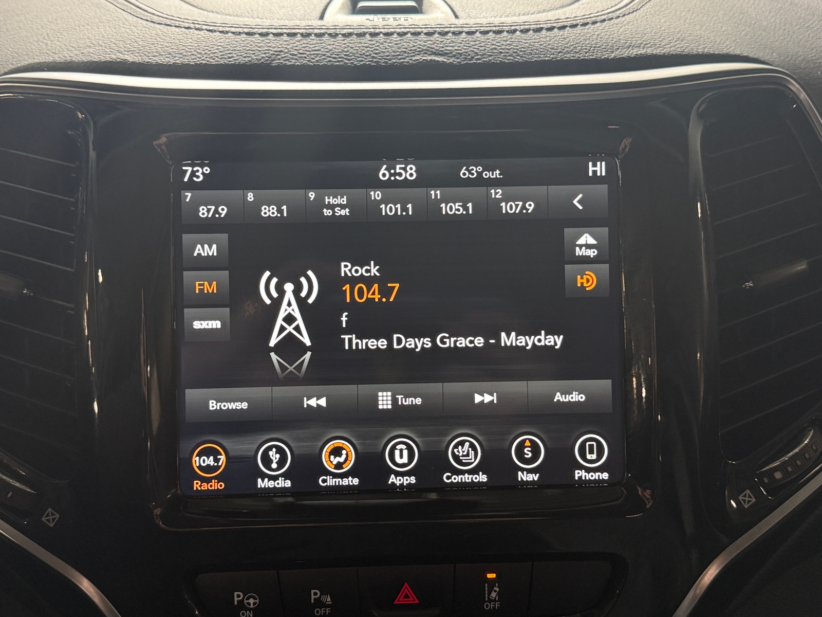 Thumbnail: 2019 Jeep Cherokee - 3